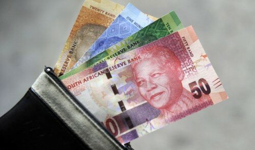 S.Africa’s economy contracts, weakens case for rate hikes