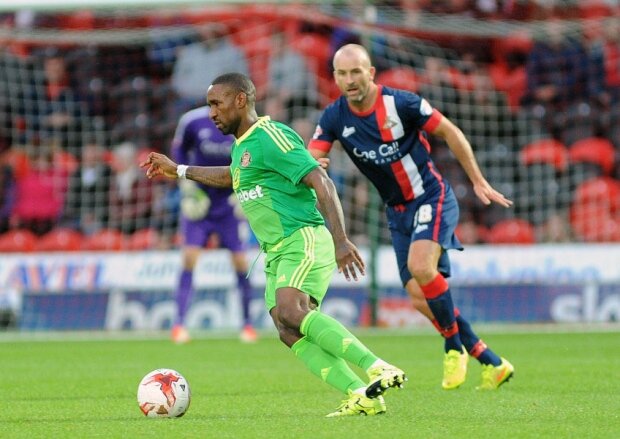 Paul Keegan tracks Jermain Defoe