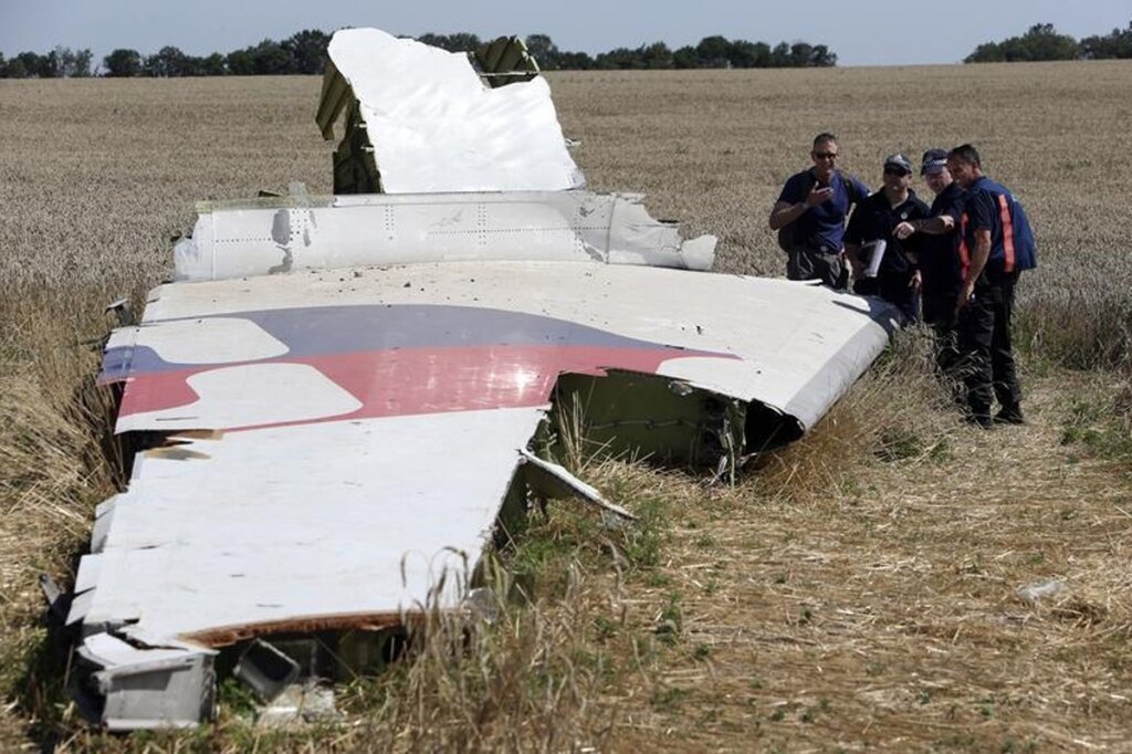 MH17 wreckage being inspected