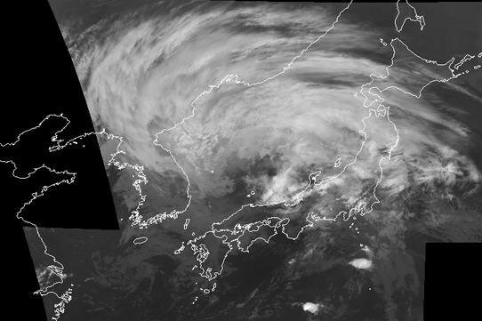 Typhoon leaves 15 dead, several missing in north Philippines photo