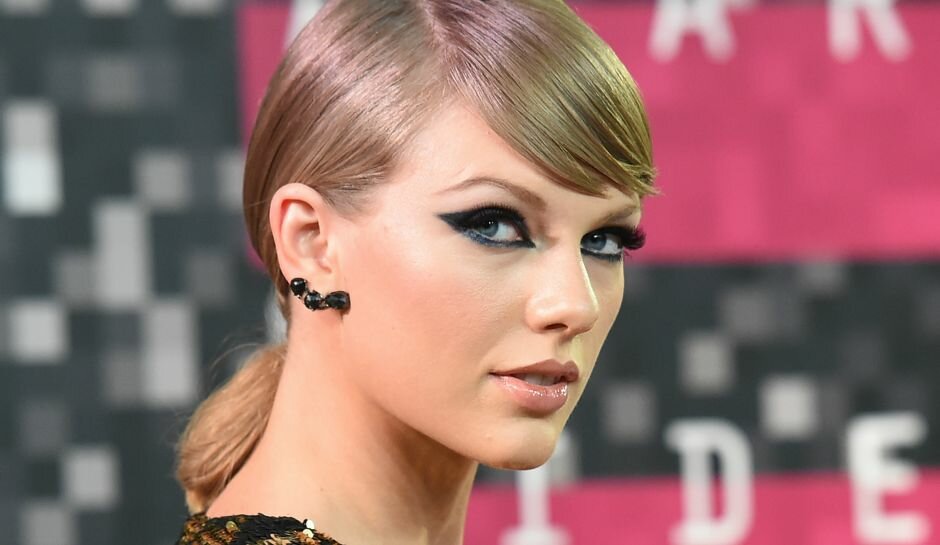 Taylor Swift calls her `Adam` Calvin Harris by his real name photo