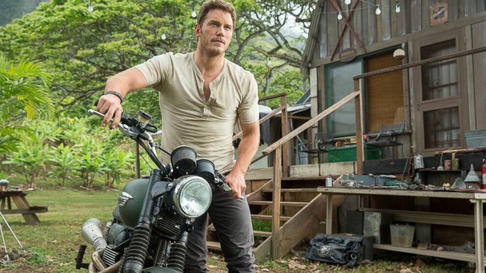 ‘Jurassic World’ Roars Past $1B Overseas in Rare Milestone photo