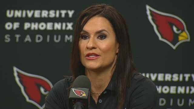 NFL’s first female coach defends decision to join Floyd Mayweather entourage photo