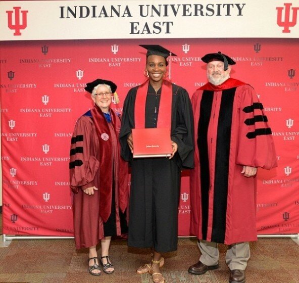Tennis Superstar Receives Diploma from Indiana University — Venus Williams News photo