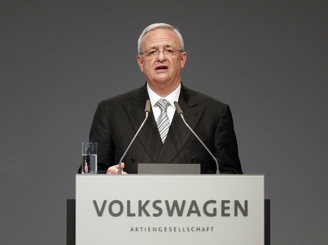 VW shares crash 20% on emissions cheating scandal photo